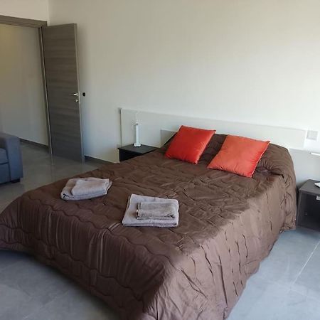 Apartamento Sorriso Flat N.9 - Entire Unit Bahía de San Pablo Exterior foto